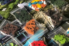 Jeudice - La boite de jeu - Ninth Haven Games - Dinogenics