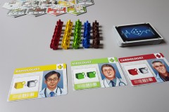 jeudice_alley_cat_games_super_meeple_dice_hospital_3